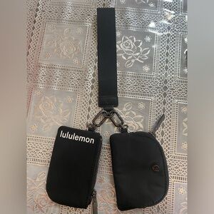 DUAL POUCH WRISTLET BLACK